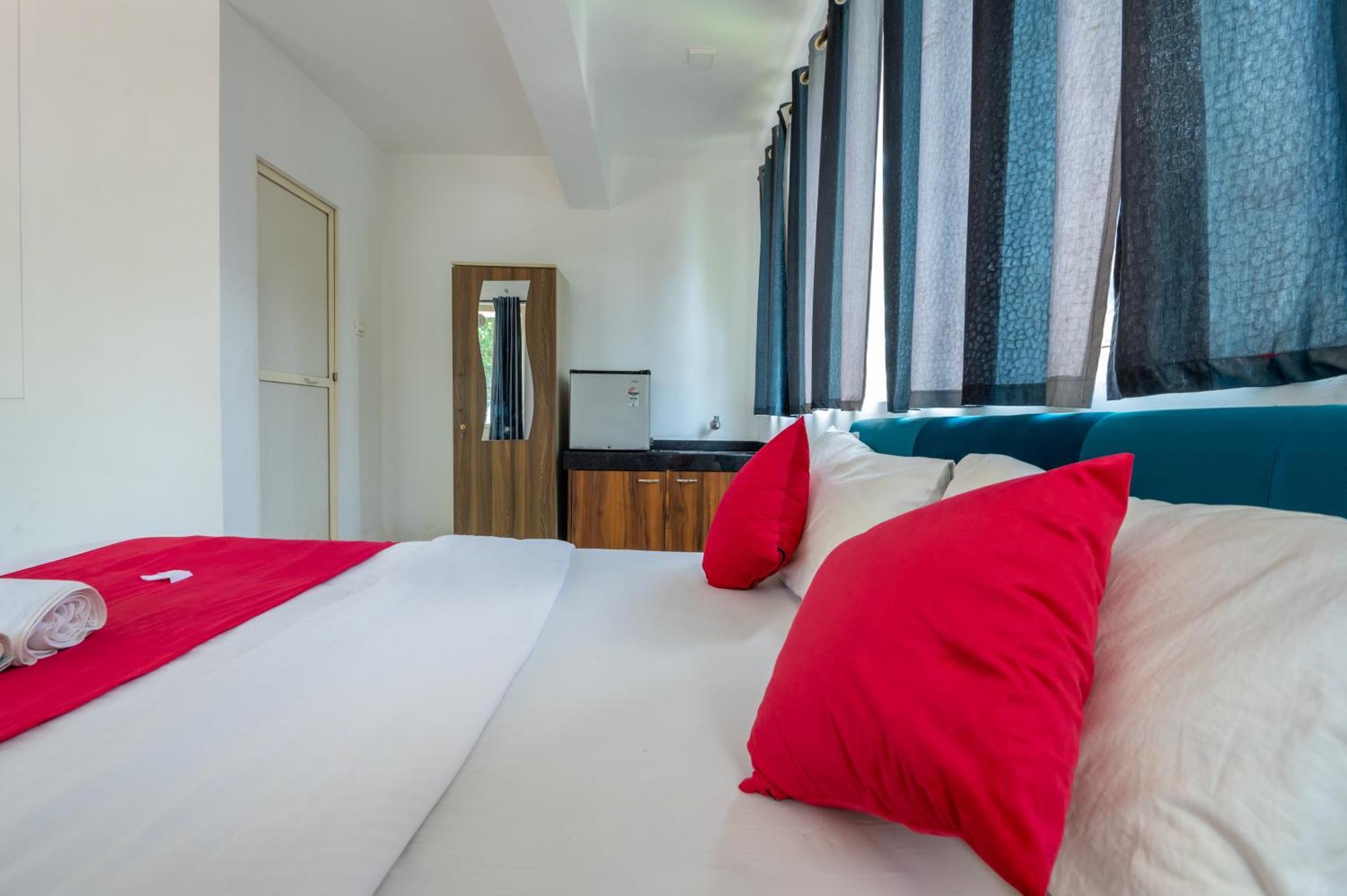 Morjim Sea Waves-Beach Front Hotel מראה חיצוני תמונה