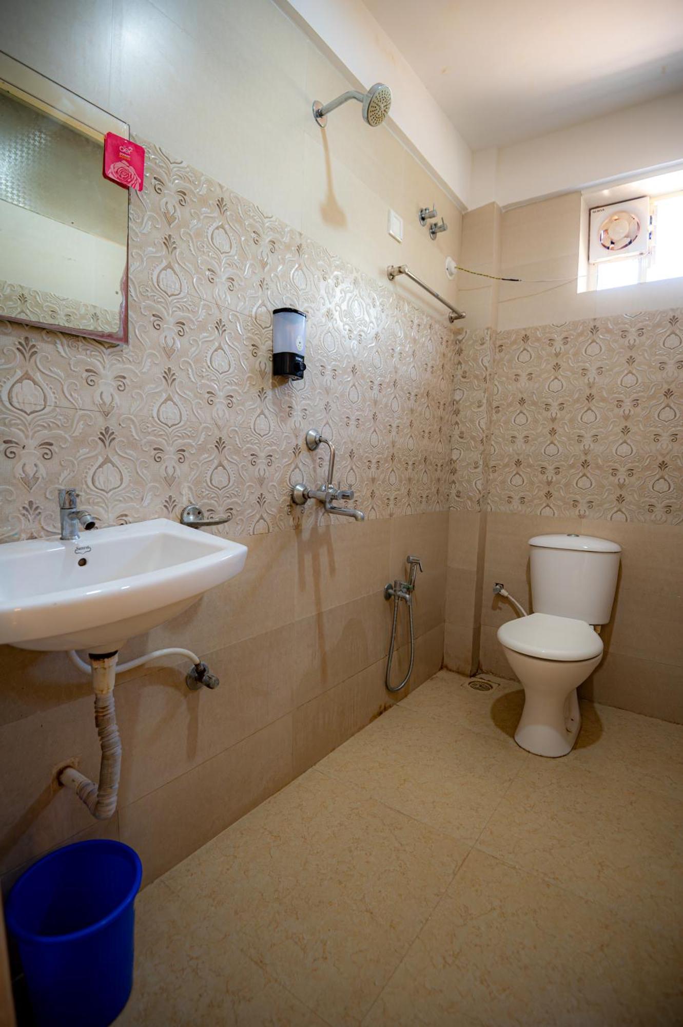Morjim Sea Waves-Beach Front Hotel מראה חיצוני תמונה