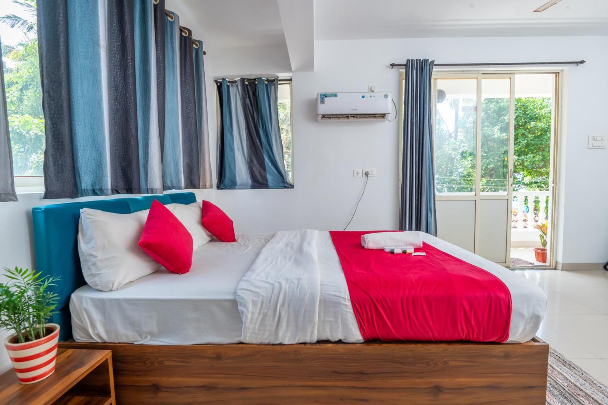 Morjim Sea Waves-Beach Front Hotel מראה חיצוני תמונה