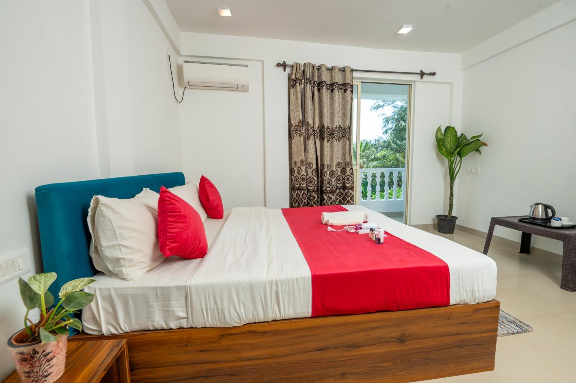Morjim Sea Waves-Beach Front Hotel מראה חיצוני תמונה